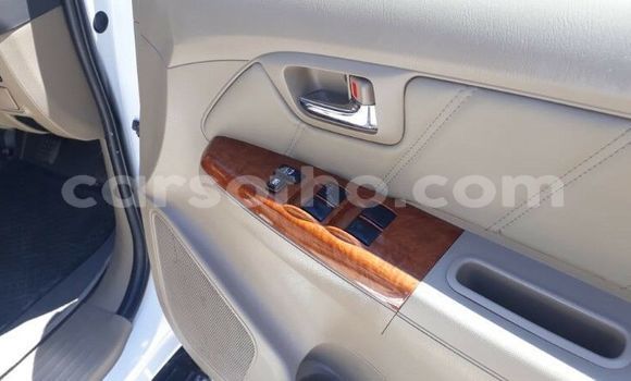 Acheter Occasion Voiture Toyota Fortuner Blanc à Maseru, Maseru Acheter Occasion Voiture Toyota Fortuner Blanc à Maseru, Maseru