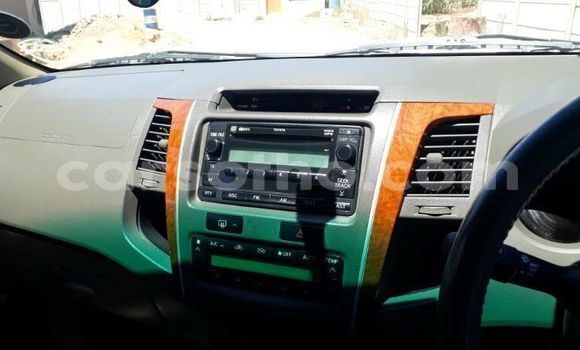 Acheter Occasion Voiture Toyota Fortuner Blanc à Maseru, Maseru Acheter Occasion Voiture Toyota Fortuner Blanc à Maseru, Maseru