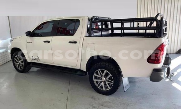 Buy Used Toyota Hilux White Car in Maseru in Maseru Buy Used Toyota Hilux White Car in Maseru in Maseru