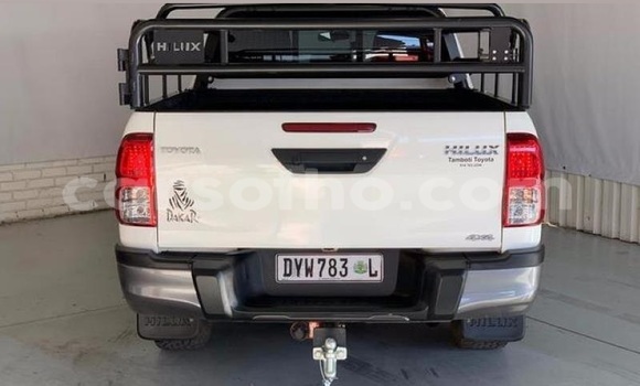 Buy Used Toyota Hilux White Car in Maseru in Maseru Buy Used Toyota Hilux White Car in Maseru in Maseru