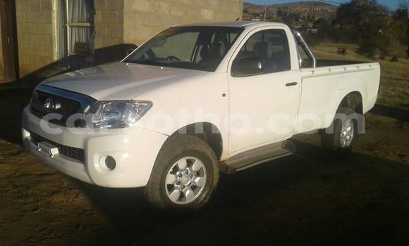 Buy Used Toyota Hilux White Car in Maseru in Maseru Buy Used Toyota Hilux White Car in Maseru in Maseru