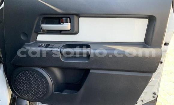 Buy Used Toyota FJ Cruiser White Car in Maseru in Maseru Buy Used Toyota FJ Cruiser White Car in Maseru in Maseru