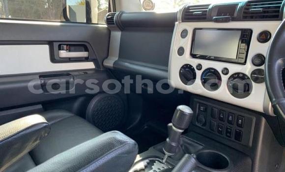 Buy Used Toyota FJ Cruiser White Car in Maseru in Maseru Buy Used Toyota FJ Cruiser White Car in Maseru in Maseru