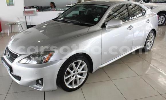 Sayi Na hannu Lexus IS Silver Mota in Maseru a Maseru Sayi Na hannu Lexus IS Silver Mota in Maseru a Maseru