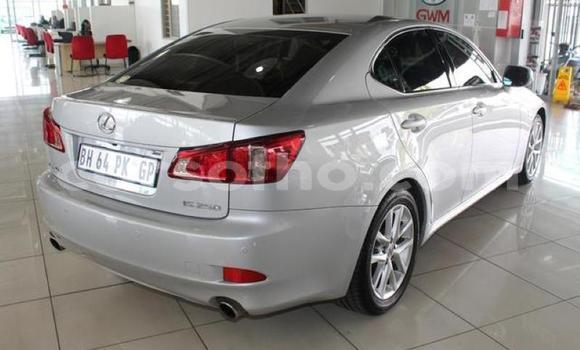 Sayi Na hannu Lexus IS Silver Mota in Maseru a Maseru Sayi Na hannu Lexus IS Silver Mota in Maseru a Maseru
