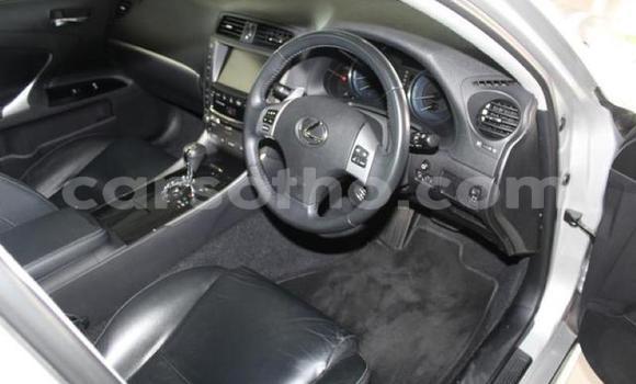 Sayi Na hannu Lexus IS Silver Mota in Maseru a Maseru Sayi Na hannu Lexus IS Silver Mota in Maseru a Maseru