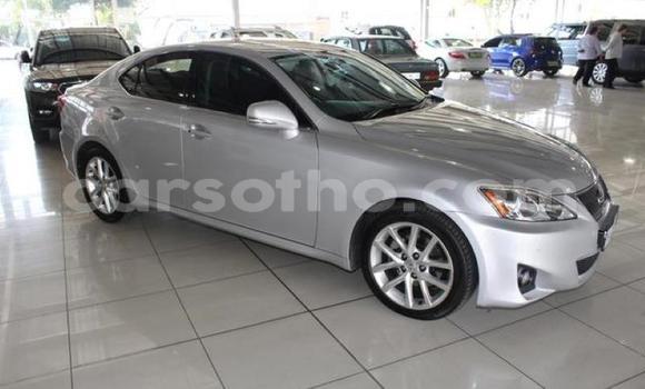 Sayi Na hannu Lexus IS Silver Mota in Maseru a Maseru Sayi Na hannu Lexus IS Silver Mota in Maseru a Maseru