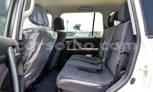 Acheter Neuf Voiture Toyota Land Cruiser Blanc à Butha Buthe, Butha-Buthe Acheter Neuf Voiture Toyota Land Cruiser Blanc à Butha Buthe, Butha-Buthe