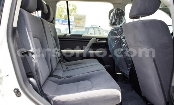 Acheter Neuf Voiture Toyota Land Cruiser Blanc à Butha Buthe, Butha-Buthe Acheter Neuf Voiture Toyota Land Cruiser Blanc à Butha Buthe, Butha-Buthe