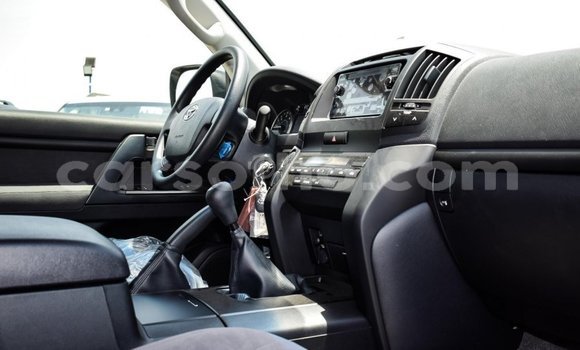 Acheter Neuf Voiture Toyota Land Cruiser Blanc à Butha Buthe, Butha-Buthe Acheter Neuf Voiture Toyota Land Cruiser Blanc à Butha Buthe, Butha-Buthe