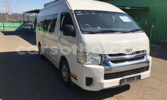 Acheter Occasion Voiture Toyota Hiace Blanc à Hlotse, Leribe Acheter Occasion Voiture Toyota Hiace Blanc à Hlotse, Leribe