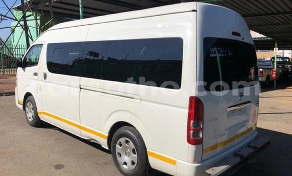 Acheter Occasion Voiture Toyota Hiace Blanc à Hlotse, Leribe Acheter Occasion Voiture Toyota Hiace Blanc à Hlotse, Leribe