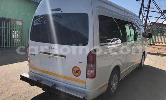 Acheter Occasion Voiture Toyota Hiace Blanc à Hlotse, Leribe Acheter Occasion Voiture Toyota Hiace Blanc à Hlotse, Leribe