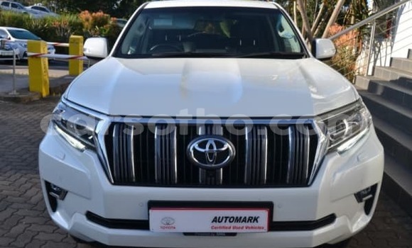 Sayi Na hannu Toyota Prado White Mota in Maseru a Maseru Sayi Na hannu Toyota Prado White Mota in Maseru a Maseru