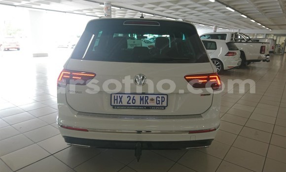 Acheter Occasion Voiture Volkswagen Tiguan Blanc à Maputsoe, Leribe Acheter Occasion Voiture Volkswagen Tiguan Blanc à Maputsoe, Leribe