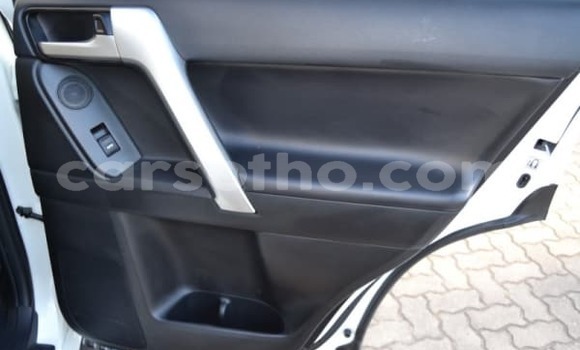 Sayi Na hannu Toyota Prado White Mota in Maseru a Maseru Sayi Na hannu Toyota Prado White Mota in Maseru a Maseru