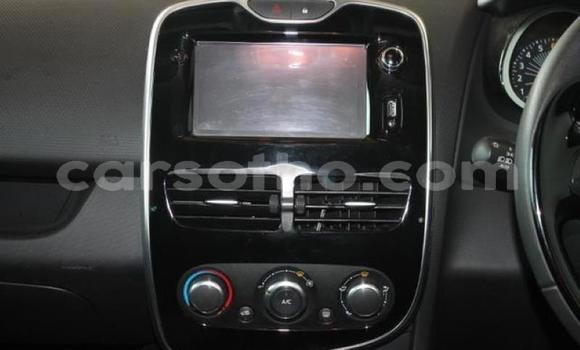 Buy Used Renault Clio Red Car in Butha Buthe in Butha-Buthe Buy Used Renault Clio Red Car in Butha Buthe in Butha-Buthe