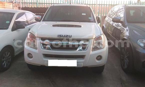 Sayi Na hannu Isuzu KB White Mota in Thaba–Tseka a Mafeteng Sayi Na hannu Isuzu KB White Mota in Thaba–Tseka a Mafeteng