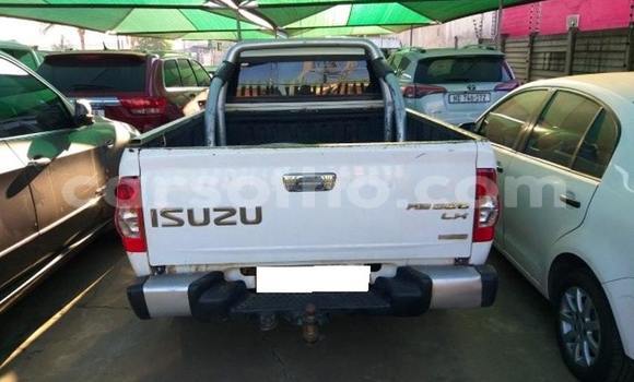 Sayi Na hannu Isuzu KB White Mota in Thaba–Tseka a Mafeteng Sayi Na hannu Isuzu KB White Mota in Thaba–Tseka a Mafeteng