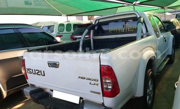 Sayi Na hannu Isuzu KB White Mota in Thaba–Tseka a Mafeteng Sayi Na hannu Isuzu KB White Mota in Thaba–Tseka a Mafeteng