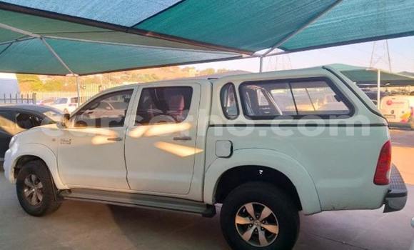 Sayi Na hannu Toyota Hilux White Mota in Maseru a Maseru Sayi Na hannu Toyota Hilux White Mota in Maseru a Maseru