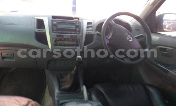 Sayi Na hannu Toyota Hilux White Mota in Maseru a Maseru Sayi Na hannu Toyota Hilux White Mota in Maseru a Maseru