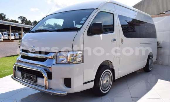 Sayi Na hannu Toyota Hiace White Mota in Maseru a Maseru Sayi Na hannu Toyota Hiace White Mota in Maseru a Maseru