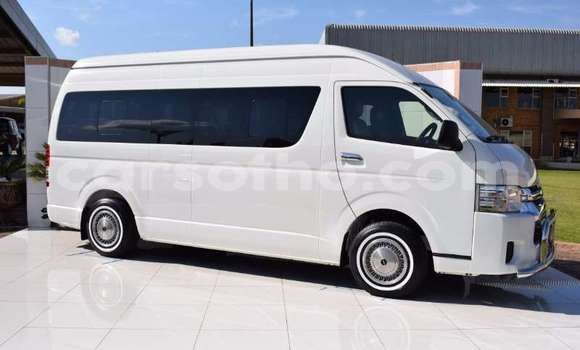 Sayi Na hannu Toyota Hiace White Mota in Maseru a Maseru Sayi Na hannu Toyota Hiace White Mota in Maseru a Maseru