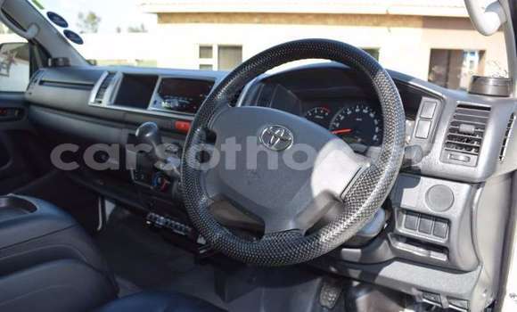 Sayi Na hannu Toyota Hiace White Mota in Maseru a Maseru Sayi Na hannu Toyota Hiace White Mota in Maseru a Maseru