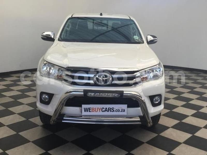 Big with watermark 2016 toyota hilux 2