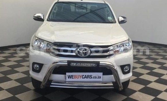 Acheter Occasion Voiture Toyota Hilux Blanc à Maputsoa, Leribe Acheter Occasion Voiture Toyota Hilux Blanc à Maputsoa, Leribe