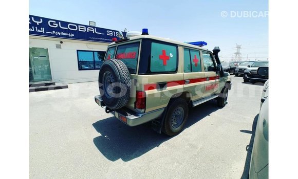 اشتري Imported Toyota Land Cruiser White سيارة في Import - Dubai في Maseru اشتري Imported Toyota Land Cruiser White سيارة في Import - Dubai في Maseru