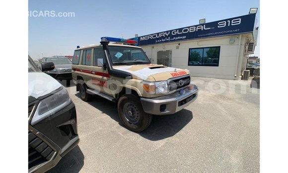 اشتري Imported Toyota Land Cruiser White سيارة في Import - Dubai في Maseru اشتري Imported Toyota Land Cruiser White سيارة في Import - Dubai في Maseru