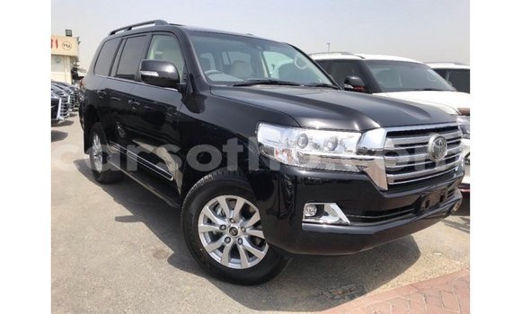 Sayi Imported Toyota Land Cruiser Black Mota in Import - Dubai a Maseru Sayi Imported Toyota Land Cruiser Black Mota in Import - Dubai a Maseru