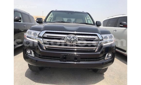 Sayi Imported Toyota Land Cruiser Black Mota in Import - Dubai a Maseru Sayi Imported Toyota Land Cruiser Black Mota in Import - Dubai a Maseru