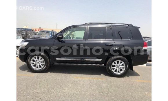 Sayi Imported Toyota Land Cruiser Black Mota in Import - Dubai a Maseru Sayi Imported Toyota Land Cruiser Black Mota in Import - Dubai a Maseru