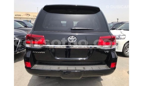 Sayi Imported Toyota Land Cruiser Black Mota in Import - Dubai a Maseru Sayi Imported Toyota Land Cruiser Black Mota in Import - Dubai a Maseru