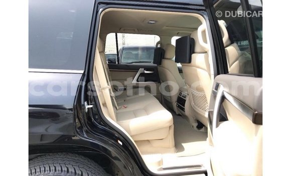 Sayi Imported Toyota Land Cruiser Black Mota in Import - Dubai a Maseru Sayi Imported Toyota Land Cruiser Black Mota in Import - Dubai a Maseru