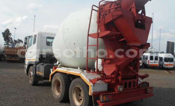 Acheter Occasion Utilitaire Mitsubishi L400 Blanc à Maseru, Maseru Acheter Occasion Utilitaire Mitsubishi L400 Blanc à Maseru, Maseru