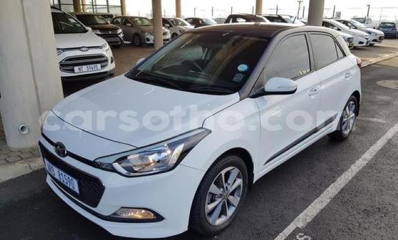 Sayi Na hannu Hyundai i20 White Mota in Maseru a Maseru Sayi Na hannu Hyundai i20 White Mota in Maseru a Maseru