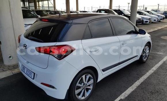 Sayi Na hannu Hyundai i20 White Mota in Maseru a Maseru Sayi Na hannu Hyundai i20 White Mota in Maseru a Maseru