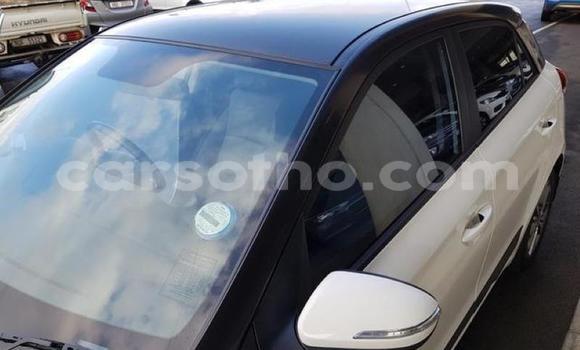 Sayi Na hannu Hyundai i20 White Mota in Maseru a Maseru Sayi Na hannu Hyundai i20 White Mota in Maseru a Maseru