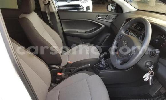 Sayi Na hannu Hyundai i20 White Mota in Maseru a Maseru Sayi Na hannu Hyundai i20 White Mota in Maseru a Maseru