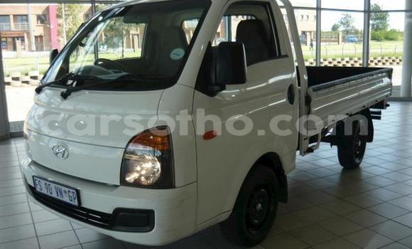 Buy Used Hyundai H1 White Car in Maseru in Maseru Buy Used Hyundai H1 White Car in Maseru in Maseru