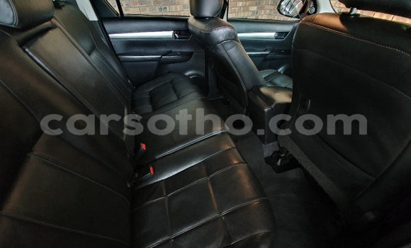Buy Used Toyota Hilux Silver Car in Maseru in Maseru Buy Used Toyota Hilux Silver Car in Maseru in Maseru