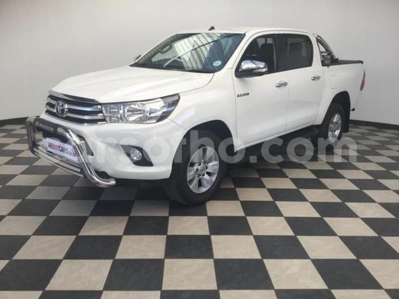 Big with watermark 2016 toyota hilux 1