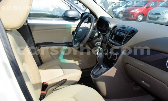 Sayi Imported Hyundai i10 Beige Mota in Import - Dubai a Maseru Sayi Imported Hyundai i10 Beige Mota in Import - Dubai a Maseru
