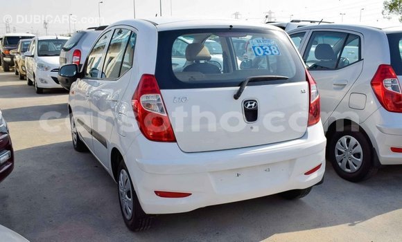 Sayi Imported Hyundai i10 White Mota in Import - Dubai a Maseru Sayi Imported Hyundai i10 White Mota in Import - Dubai a Maseru