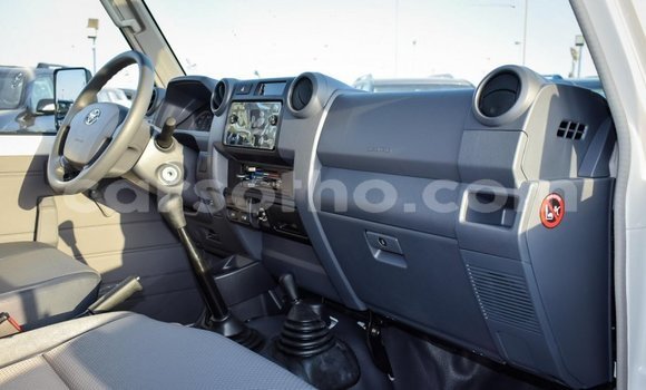 Acheter Neuf Voiture Toyota Land Cruiser Blanc à Butha Buthe, Butha-Buthe Acheter Neuf Voiture Toyota Land Cruiser Blanc à Butha Buthe, Butha-Buthe