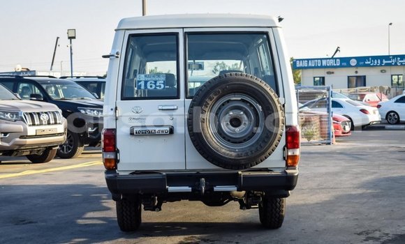 Acheter Neuf Voiture Toyota Land Cruiser Blanc à Butha Buthe, Butha-Buthe Acheter Neuf Voiture Toyota Land Cruiser Blanc à Butha Buthe, Butha-Buthe